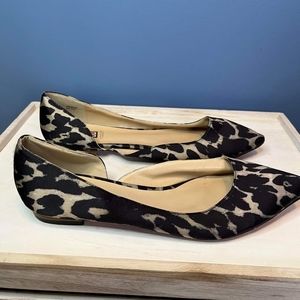 Pointed Leopard print flats